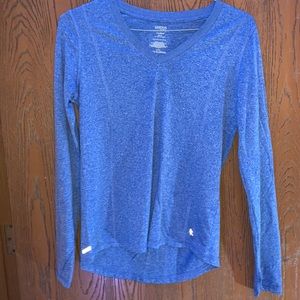 Cute long sleeve super fit shirt.